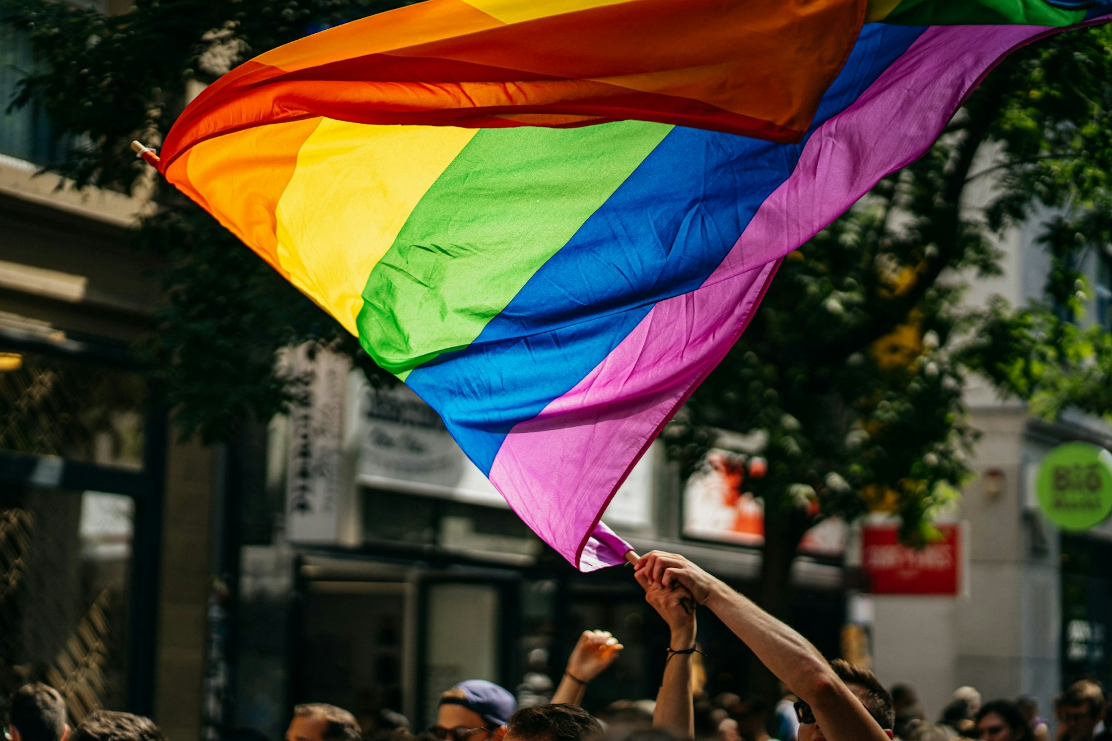 Las 10 leyes que han mejorado la vida del colectivo LGTBI en la última legislatura